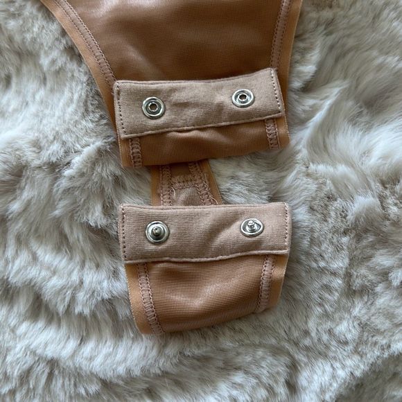 SKIMS Barley There Scoop Bodysuit Clay Size M - Picture 8 of 10